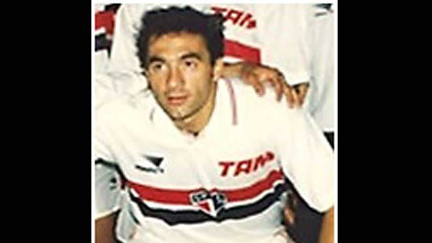 Gustavo Matosas - ex-meia do São Paulo