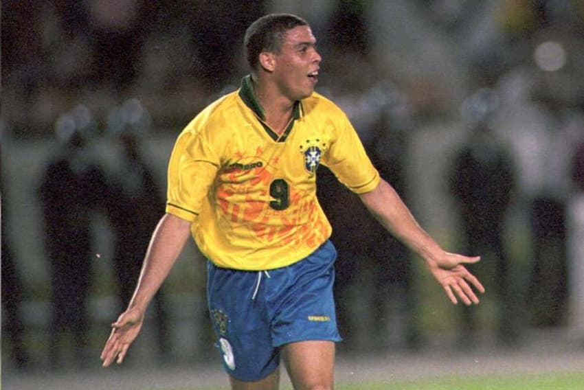 Em agosto de 1996, em Moscou, os dois times disputaram um amistoso, que foi bem movimentado e acabou empatado por 2 a 2. Donizete foi o grande nome do jogo. Marcou um dos gols e ainda originou o lance do pênalti, convertido por Ronaldo Fenômeno