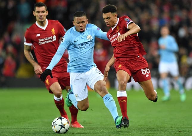 Gabriel Jesus e Alexander-Arnold - Liverpool x Manchester City