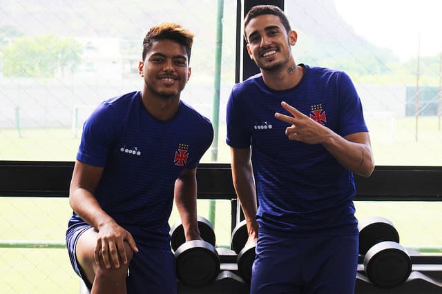 Evander e Thiago Galhardo