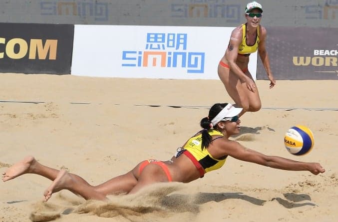 Duda se estica para salvar bola durante partida do bronze