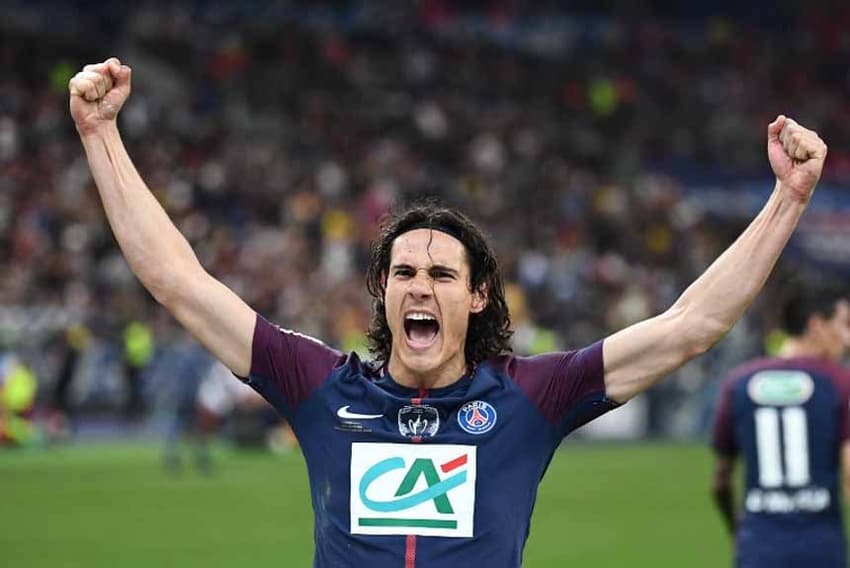 O uruguaio Edinson Cavani está sobrando na turma do Campeonato Francês com 28 gols e vai terminar como artilheiro