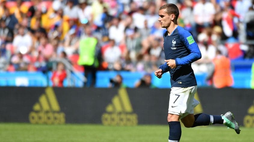 Antoine Griezmann, de pênalti, fez o primeiro gol francês