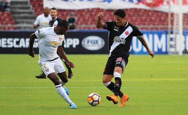 LDU 3 x 1 Vasco: as imagens da partida em Quito