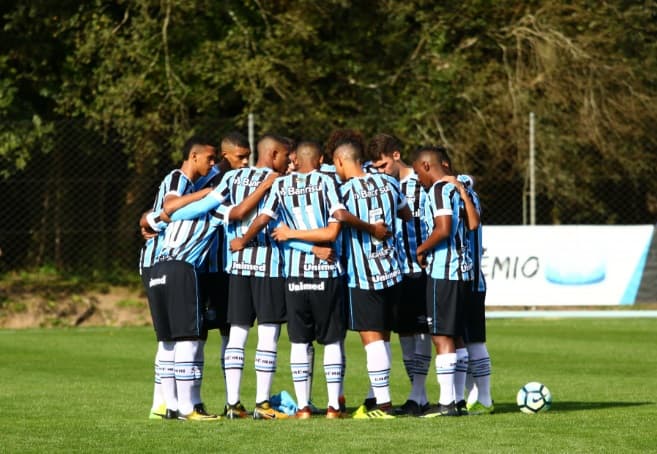 Time de Aspirantes do Grêmio em preparação para as disputas do Campeonato Brasileiro da categoria