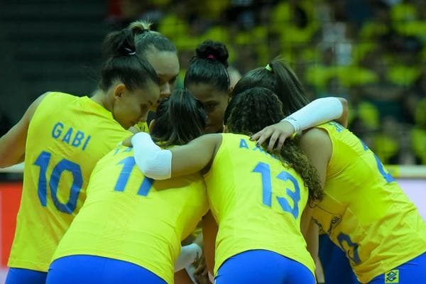 Brasil x EUA em amistoso de vôlei feminino