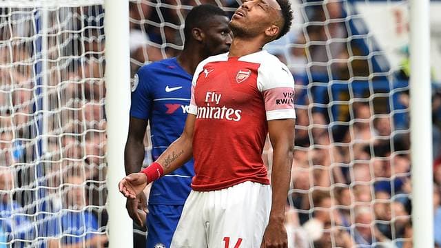 Aubameyang perde gol inacreditável