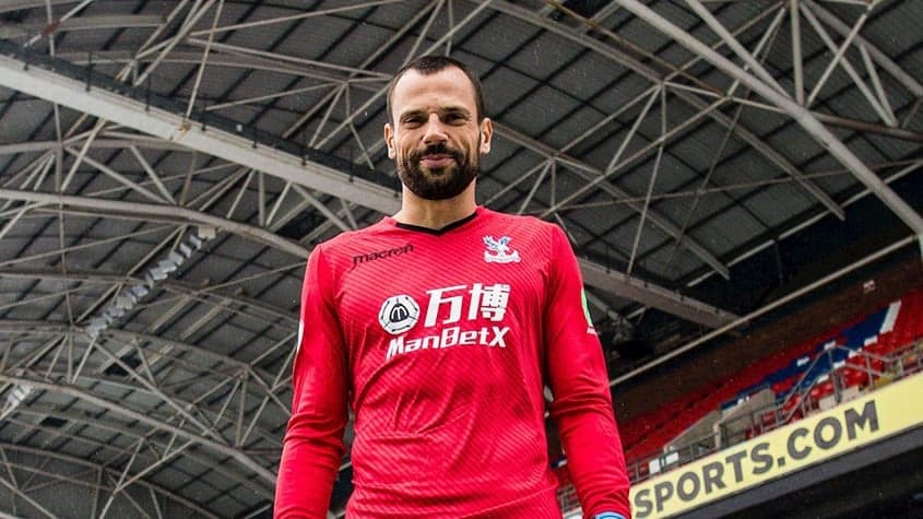 Diego Cavalieri - goleiro, 35 anos, com passagem por Palmeiras, Liverpool, Fluminense, Seleção Brasileira...