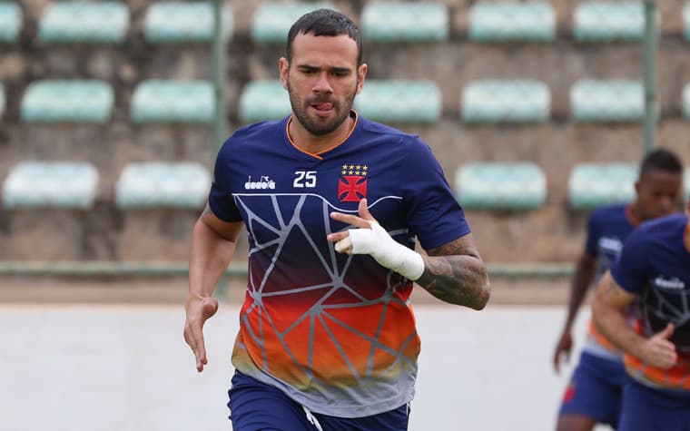 Castan festeja retorno e chance de jogar o Clássico dos Milhões