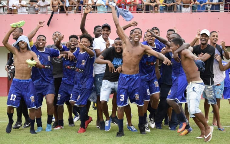 Itaboraí Profute 2x1 Campo Grande (pênaltis, 5 a 3 pro Itaboraí) - comemoração do acesso do Itaboraí Profute