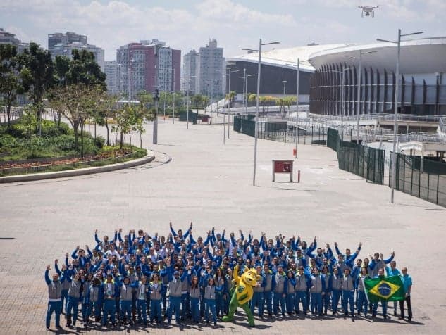 Time Brasil posa para foto antes do embarque para Buenos Aires, onde serão disputados Jogos Olímpicos da Juventude Buenos Aires 2018