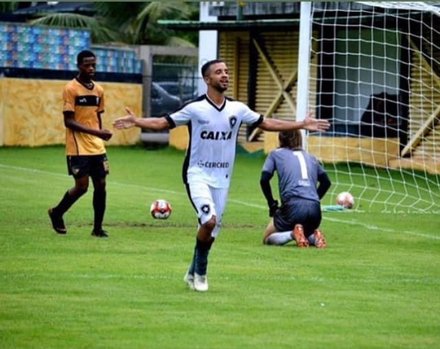 Caio Alexandre - Botafogo