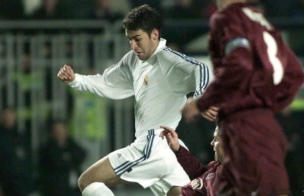 Real Madrid x Sparta Praha na Liga dos Campeões 2001-02