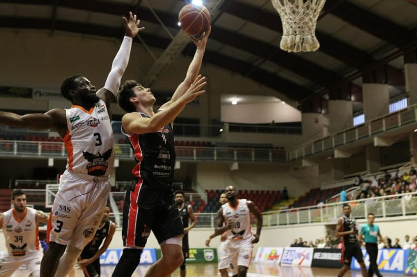 Joinville x Basquete Cearense - NBB