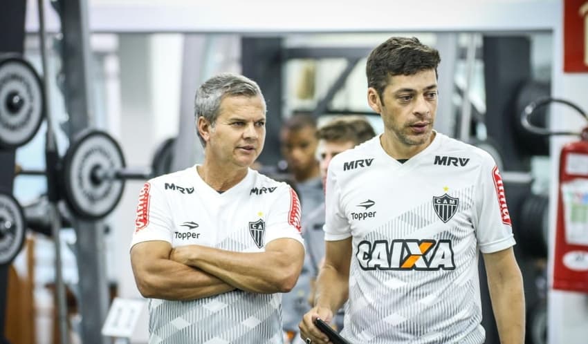 Carlinhos Neves (à esq.) e Valquer durante período em que trabalharam juntos no Atlético-MG