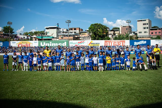 Placar com número colado por ímã - Jogo do Cruzeiro