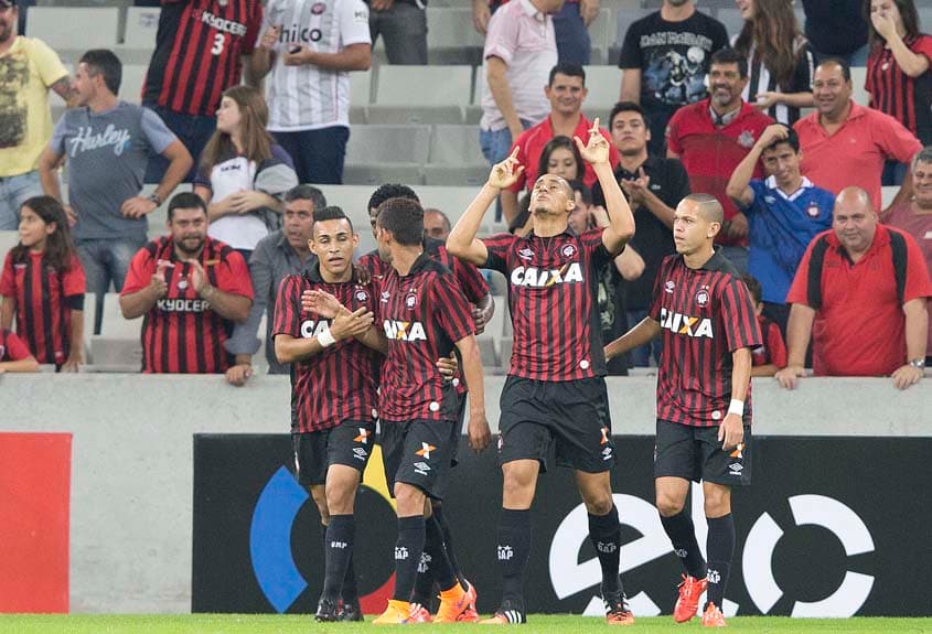 Atlético-PR 5x0 Nacional-PR - 2/5/2015