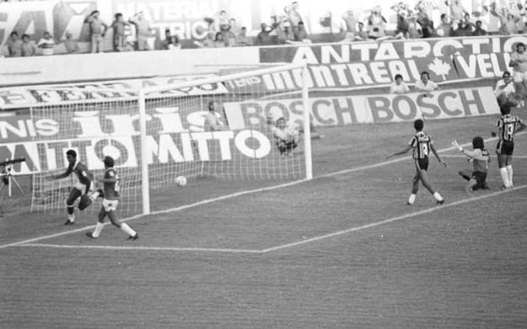 Gre-Nal do Século - Internacional 2x1 Grêmio  - 12/2/1989