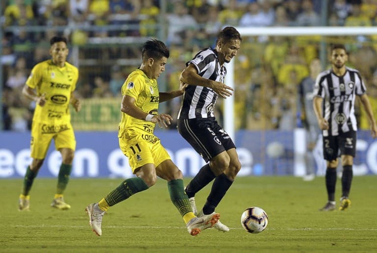 Defensa x Botafogo Jean Carlos