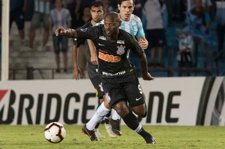 Racing x Corinthians - Vagner Love