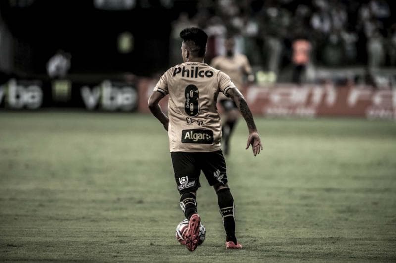 Cueva se atrasou em treino do Santos