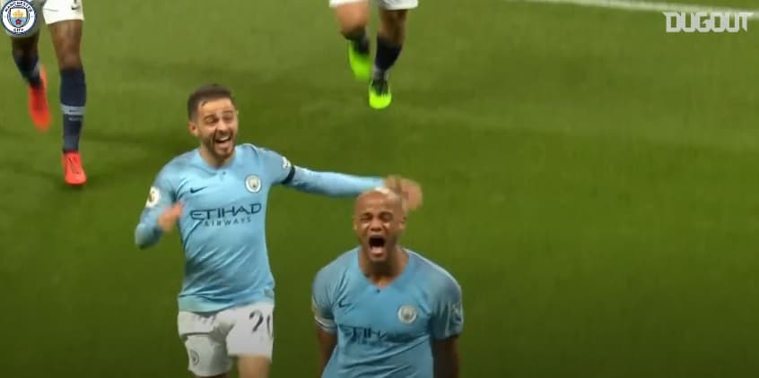 Kompany comemora gol contra o Leicester