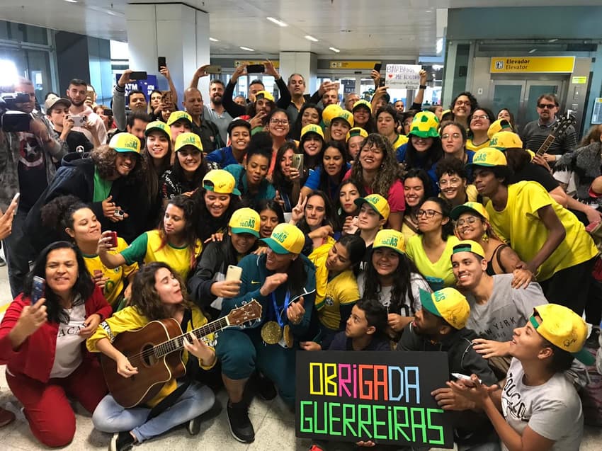 Desembarque seleção feminina