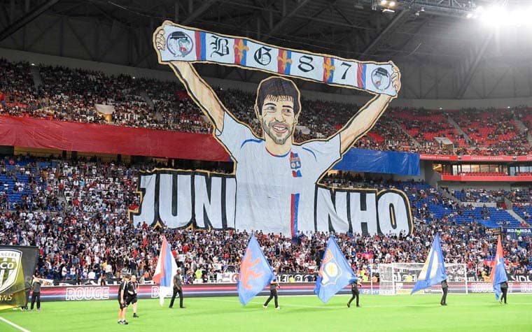 Mosaico Lyon - Juninho Pernambucano