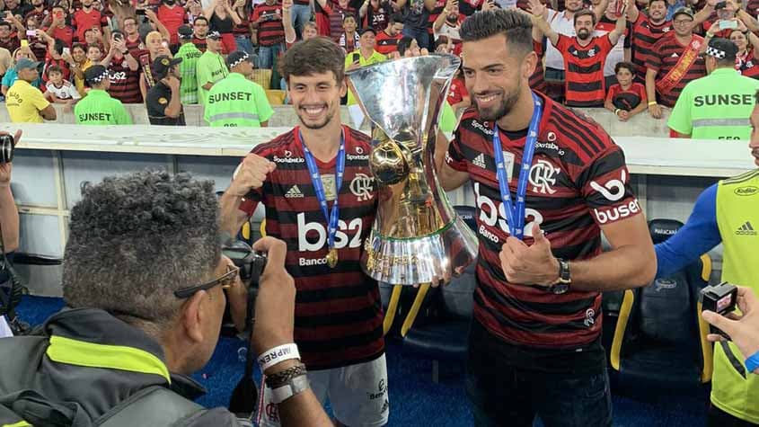 Rodrigo Caio e Pablo Marí