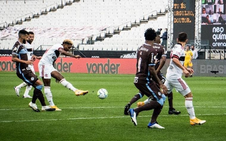 Gol Vitinho - Corinthians x Flamengo