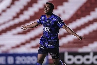 Airton fez o gol de empate do Cruzeiro no duelo contra o Náutico