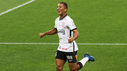 Corinthians x Atletico-MG Matheus Davó