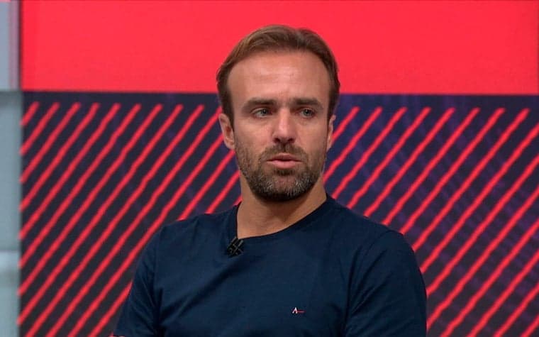 Roger Flores destacou o lance de Vini Jr na Seleção Brasileira (Foto: Reprodução/Sportv)