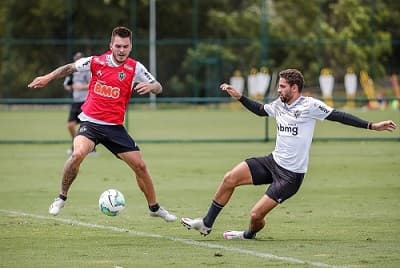 Gabriel, em disputa com Nathan, voltou aos trabalhos na Cidade do Galo, mas não deve estar pronto para o duelo com o Internacional