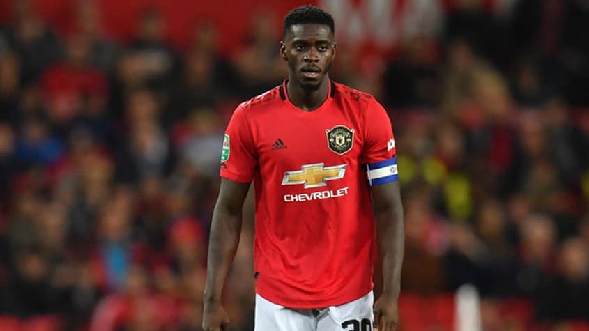 Axel Tuanzebe, ex-jogador do Manchester United, abriu processo contra o clube por suposta negligência médica (Foto: Paul Ellis/AFP)
