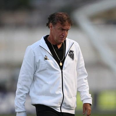 Cuca foi muito criticado pela torcida do Galo ao colocar o zagueiro Igor Rabello como centroavante