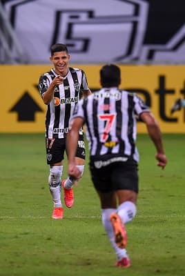 Hulk e Savarino foram os grandes nomes do Atlético-MG na goleada sobre o Cerro Porteño