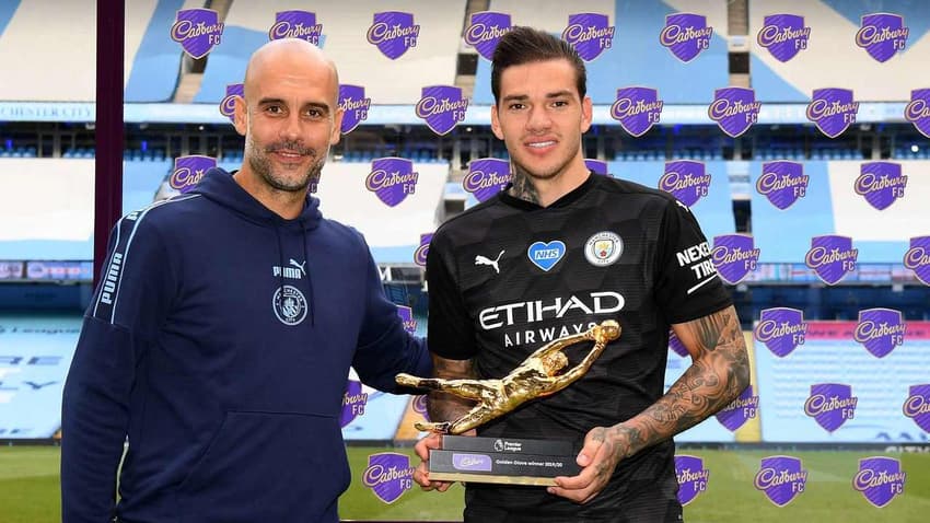 Ederson e Guardiola - Luva de Ouro - Manchester City