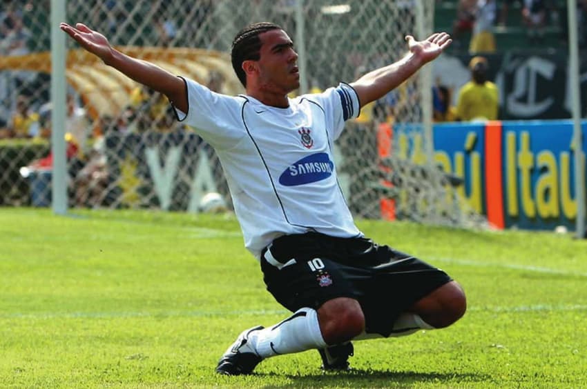 Tévez teve uma grande e conturbada passagem pelo Corinthians (Foto: Divulgação/Ag.Corinthians)