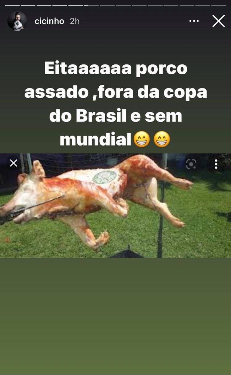 Cicinho provoca o Palmeiras