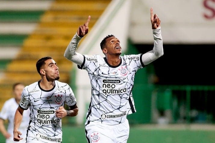 Jô - Chapecoense x Corinthians