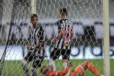 O Galo saiu na frente no confronto pela copa do Brasil e precisa apenas de um empate para avançar às quartas de final