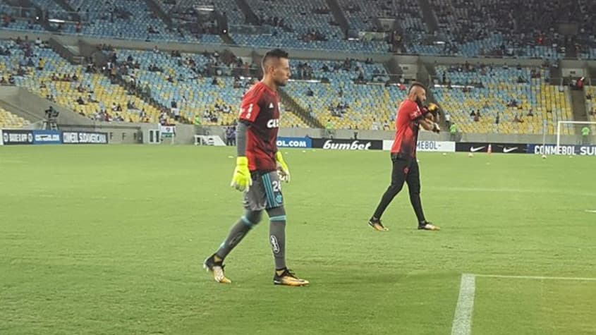 Diego Alves - Flamengo x Fluminense 2017