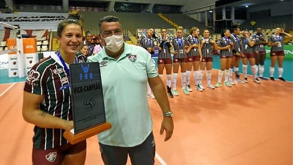 João Mandarino e a levantadora Bruninha (Foto: Mailson Santana/Fluminense)