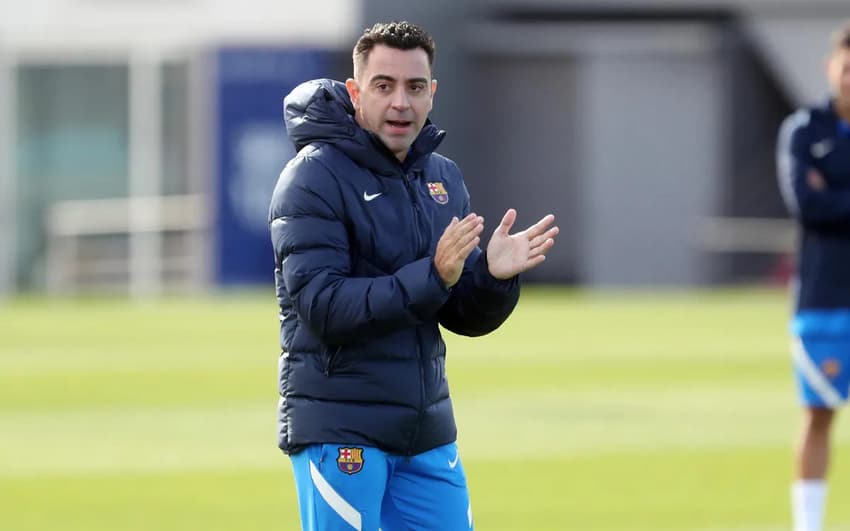 Primeiro treino de Xavi Hernández no Barcelona