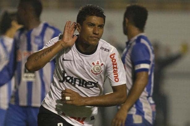 Corinthians 3 x 0 Emelec - Libertadores 2012 - Paulinho