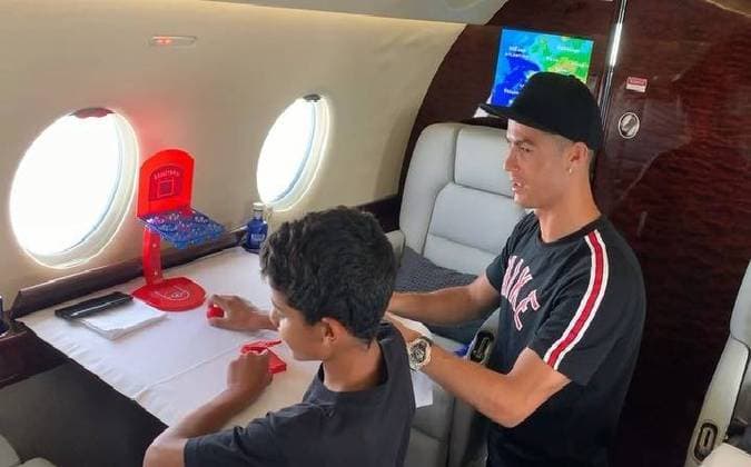 Cristiano Ronaldo em seu jatinho