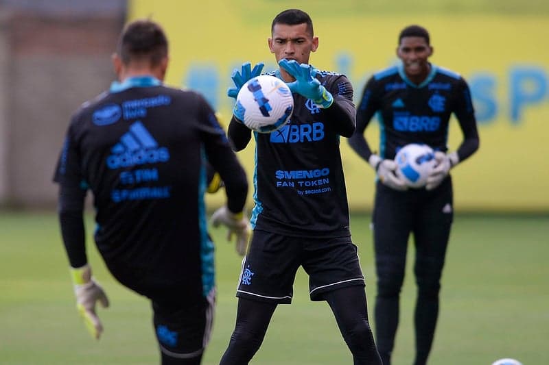 Diego Alves, Santos e Hugo Souza