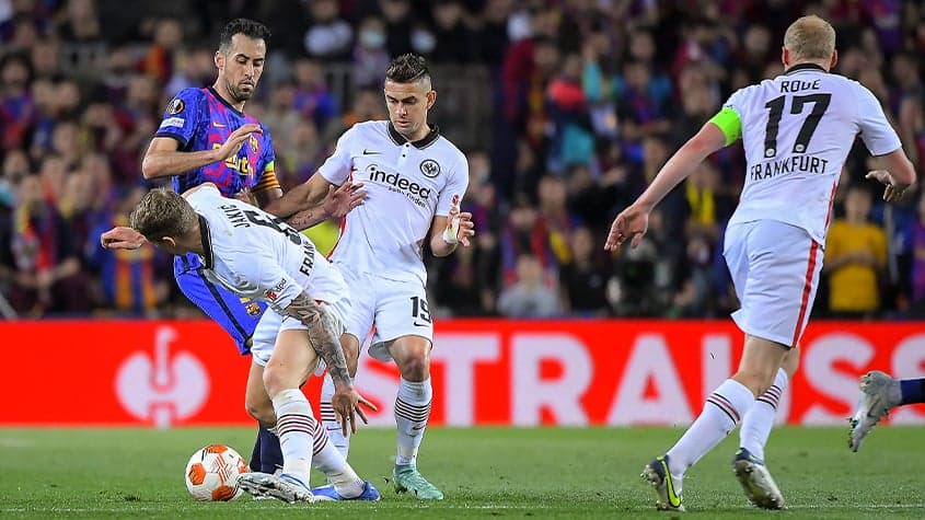 Barcelona x Eintracht nas quartas de final da Europa League, na temporada 2021/22 (Foto: Jose Jordan / AFP)