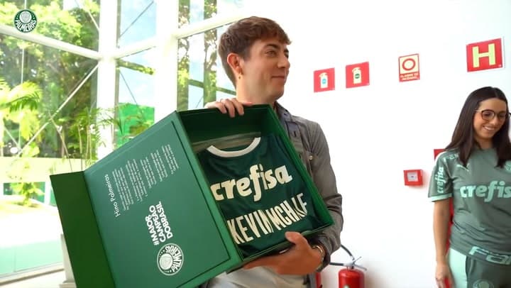 Kevin McHale visita o Palmeiras